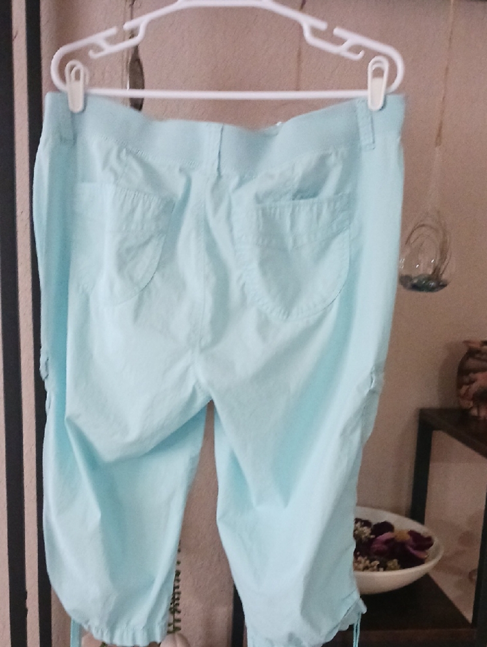 Gloria Vanderbilt Mint Green Capri Pants - Picture 8 of 16